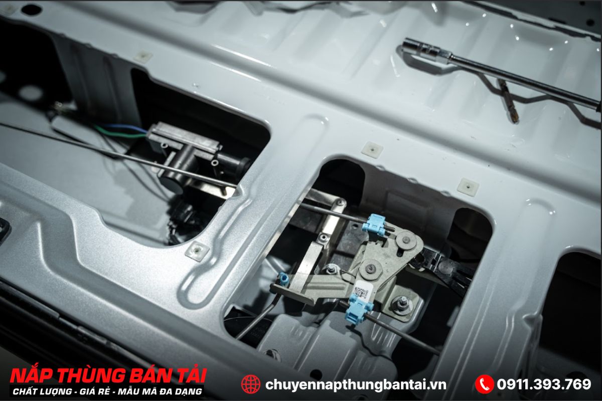 KHÓA BỬNG CHO FORD RANGER 2023