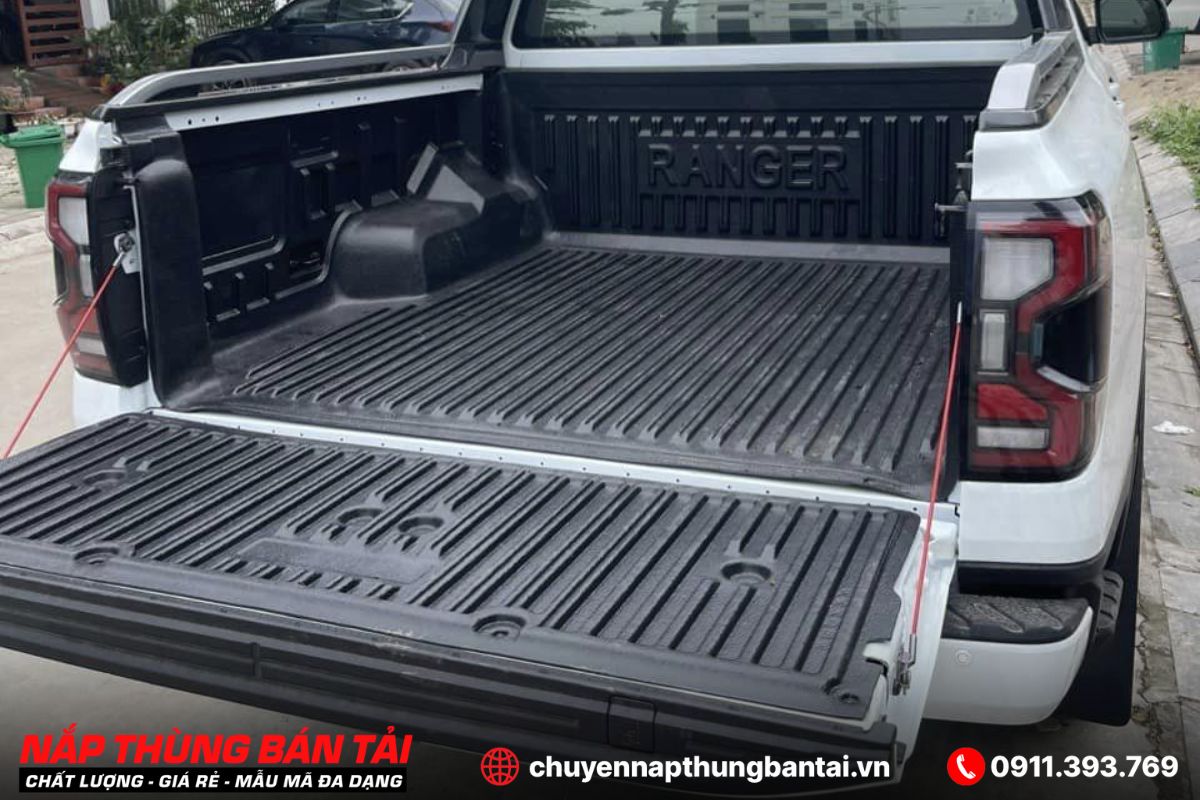 LÓT THÙNG CHO FORD RANGER 2023