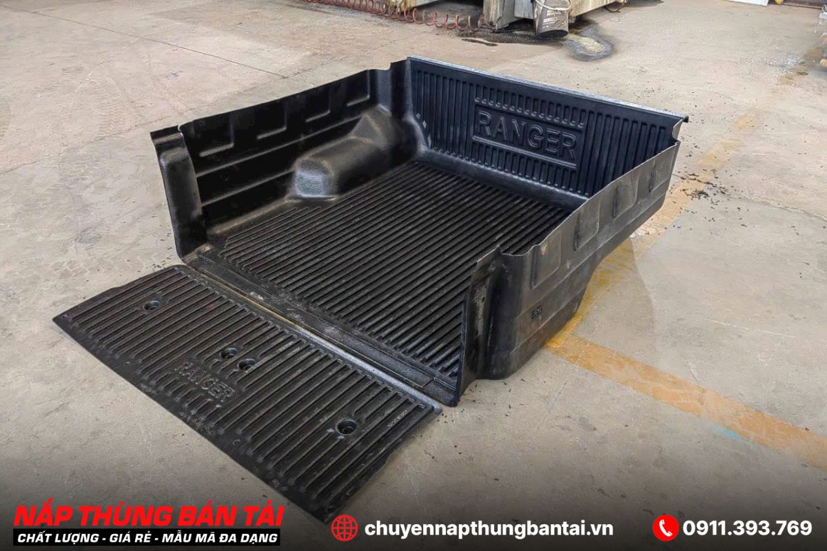 LÓT THÙNG CHO FORD RANGER 2023