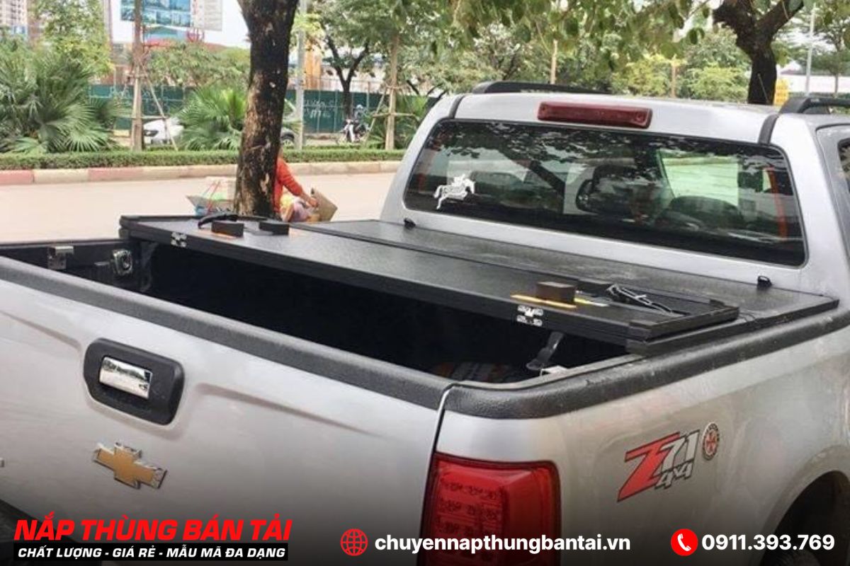 NẮP THÙNG 3 TẤM CHEVROLET COLORADO