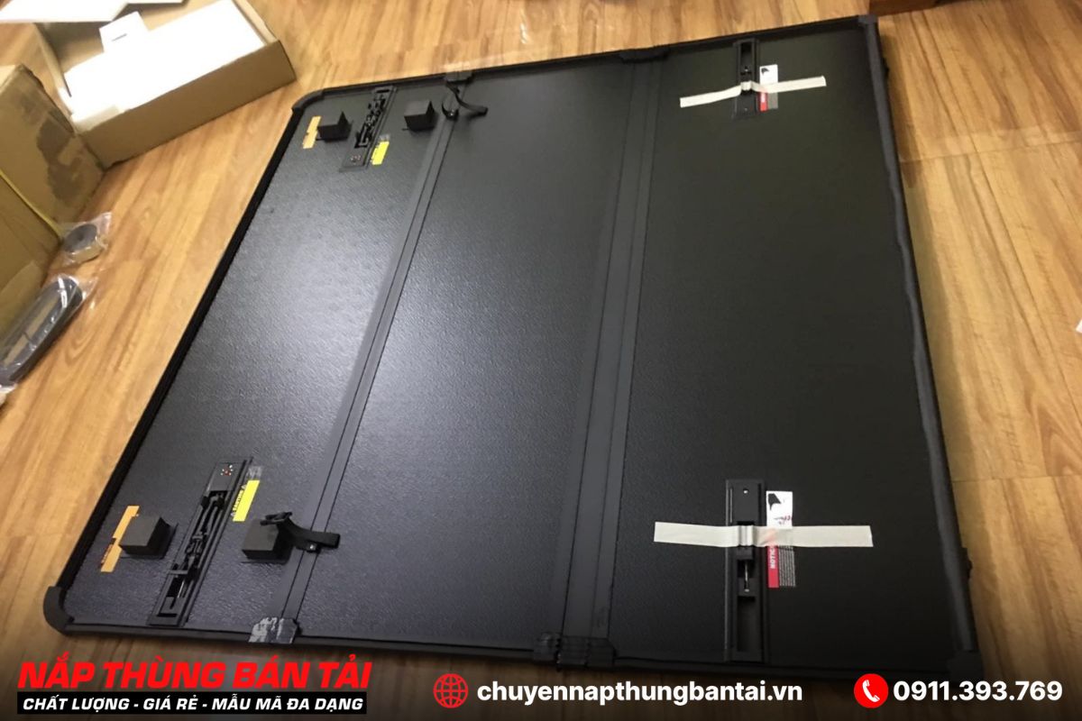 NẮP THÙNG 3 TẤM CHEVROLET COLORADO