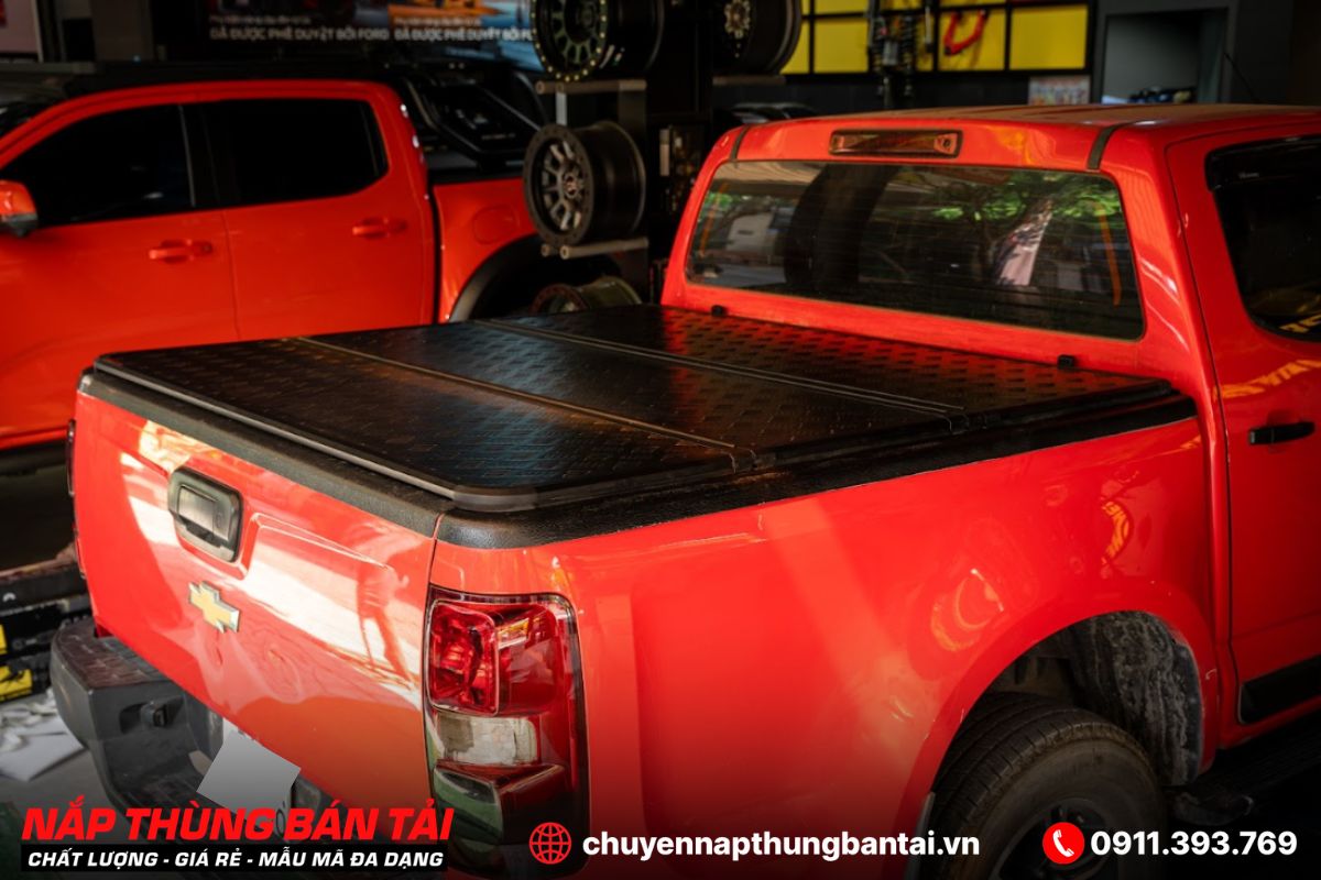 NẮP THÙNG 3 TẤM CHEVROLET COLORADO