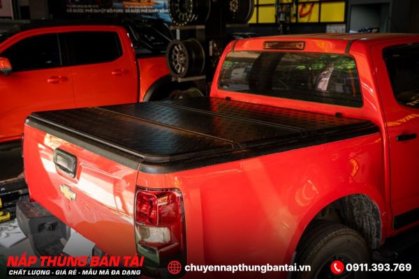 NẮP THÙNG 3 TẤM CHEVROLET COLORADO