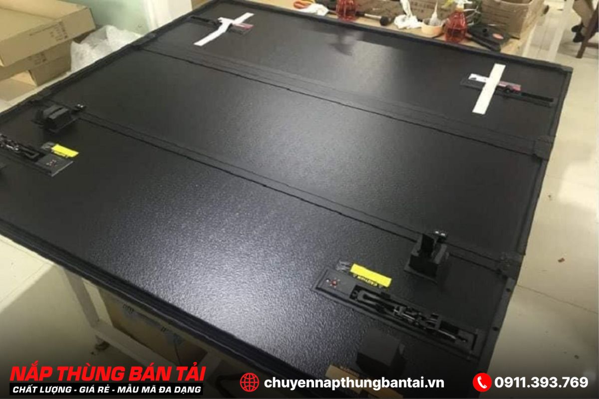 NẮP THÙNG 3 TẤM NISSAN NAVARA