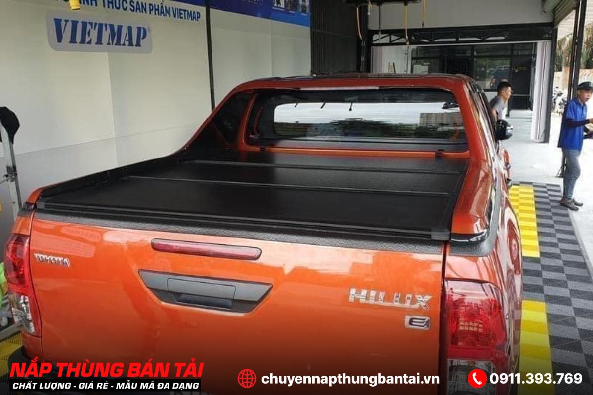 NẮP THÙNG 3 TẤM TOYOTA HILUX
