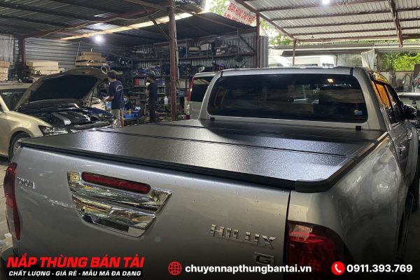 NẮP THÙNG 3 TẤM TOYOTA HILUX