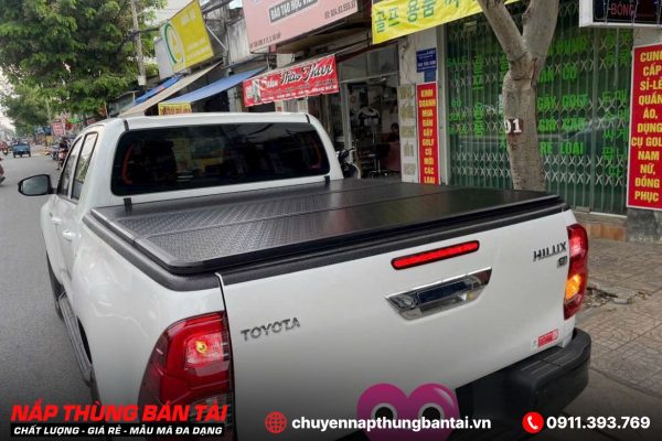 NẮP THÙNG 3 TẤM TOYOTA HILUX