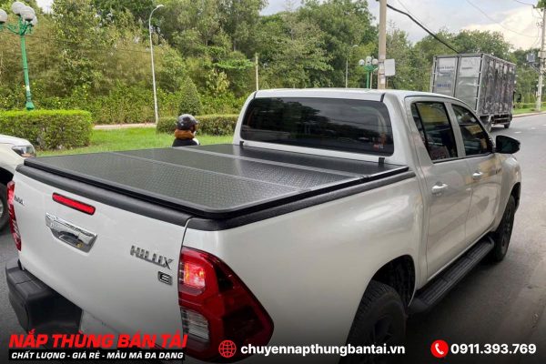 NẮP THÙNG 3 TẤM TOYOTA HILUX