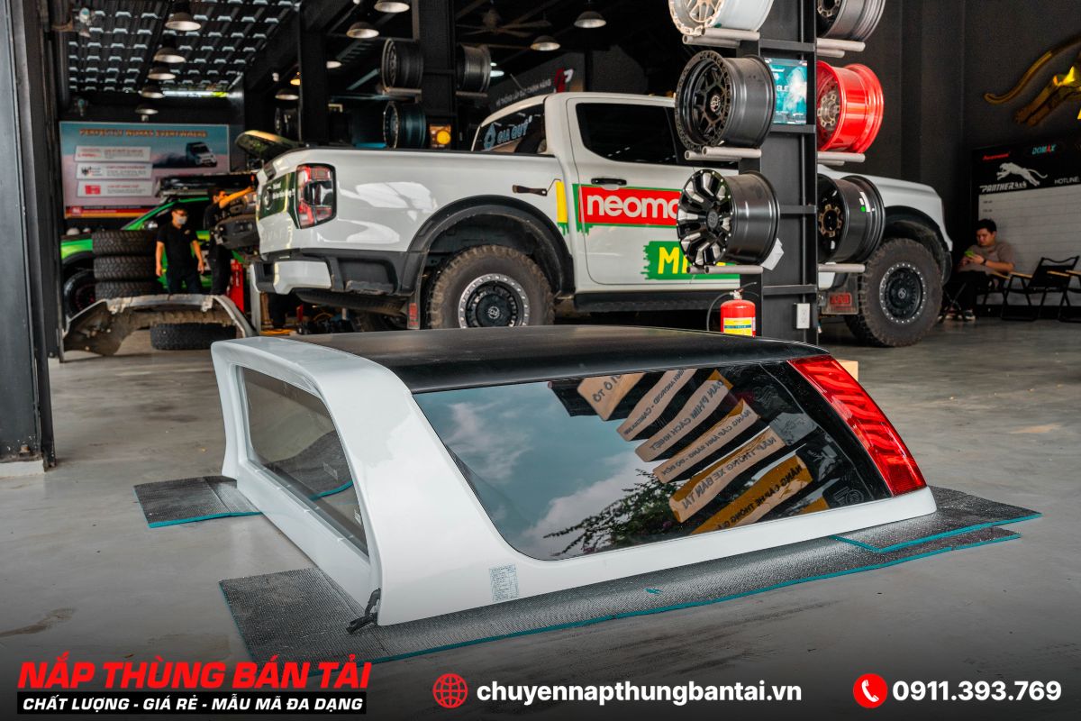 NẮP THÙNG CAO FORD RANGER STORMTRAK