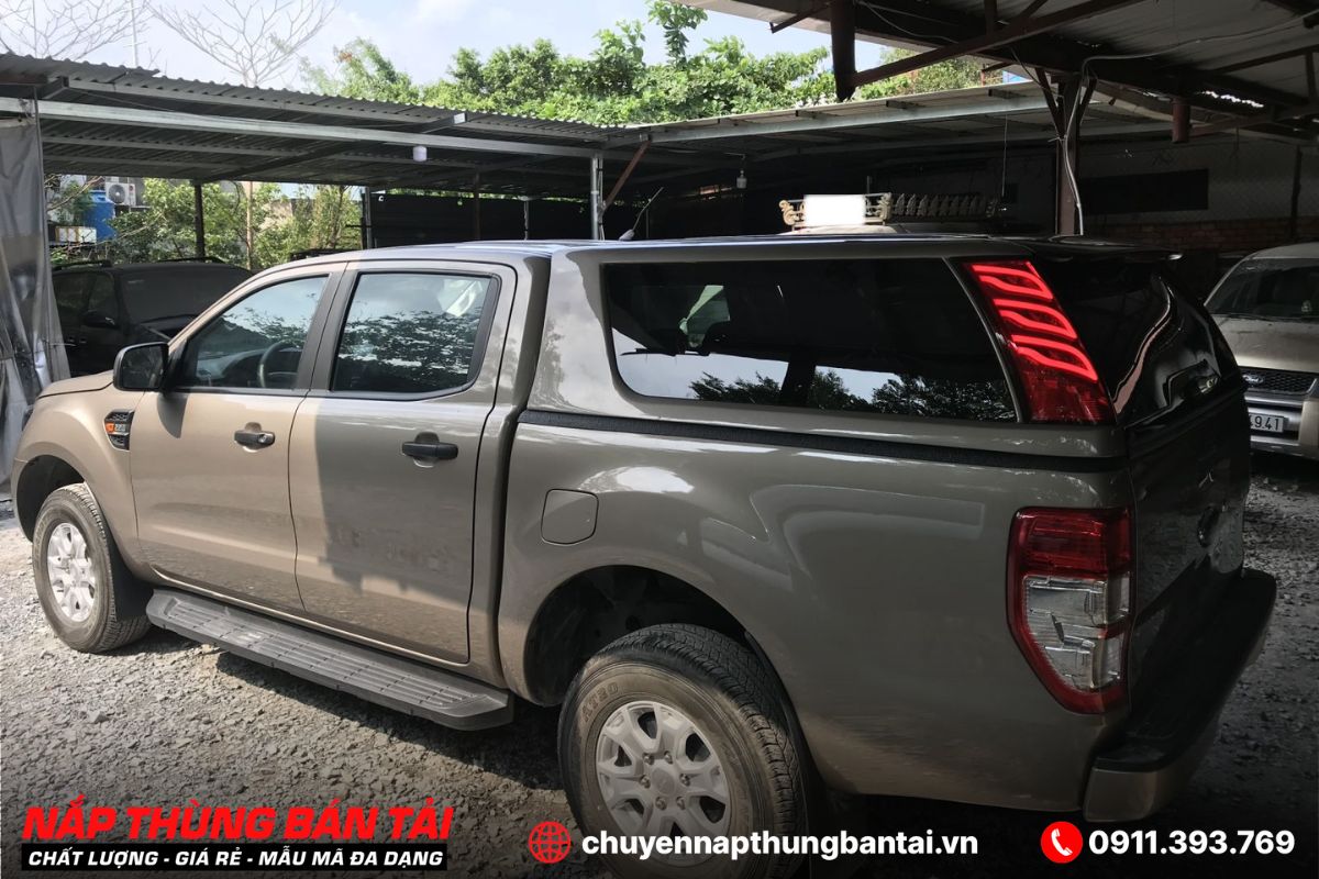 Nắp Thùng Cao Ford Ranger Xls (Đời 2018 - 2022) (Có Đèn)