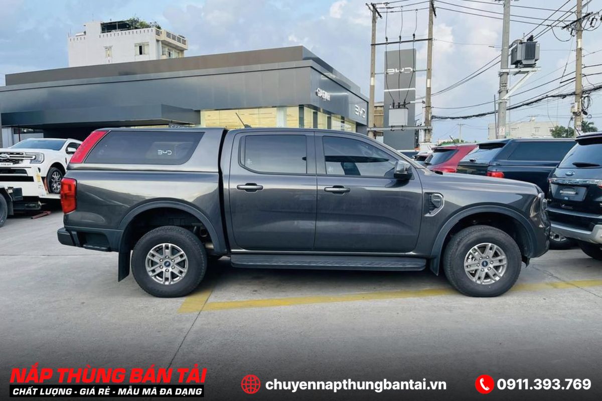 NẮP THÙNG CAO FORD RANGER XLT 2023 (CÓ ĐÈN)