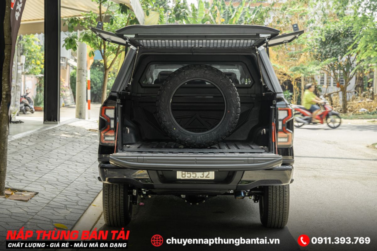 Khoang chứa Thùng Cao Nhôm Ford Ranger Stormtrak rộng rãi, thoáng mát