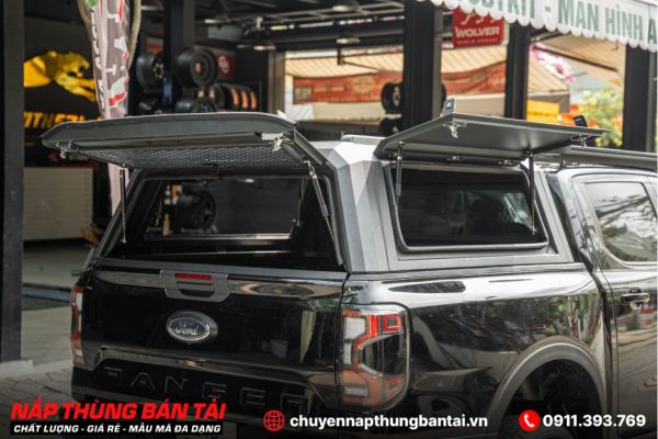 NẮP THÙNG CAO NHÔM FORD RANGER STORMTRAK