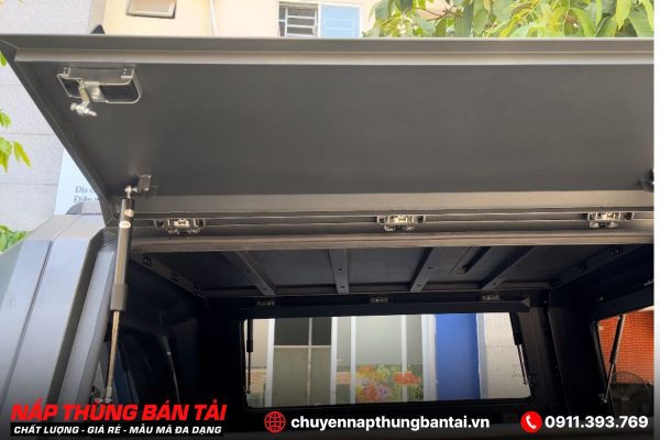 NẮP THÙNG CAO NHÔM MITSUBISHI TRITON
