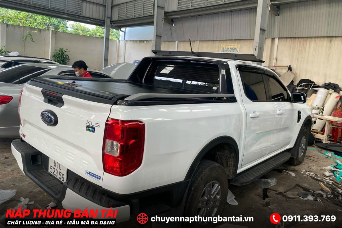 NẮP THÙNG CUỘN CƠ OPTION4X4 FORD RANGER XLS (ĐỜI 2018 - 2022)