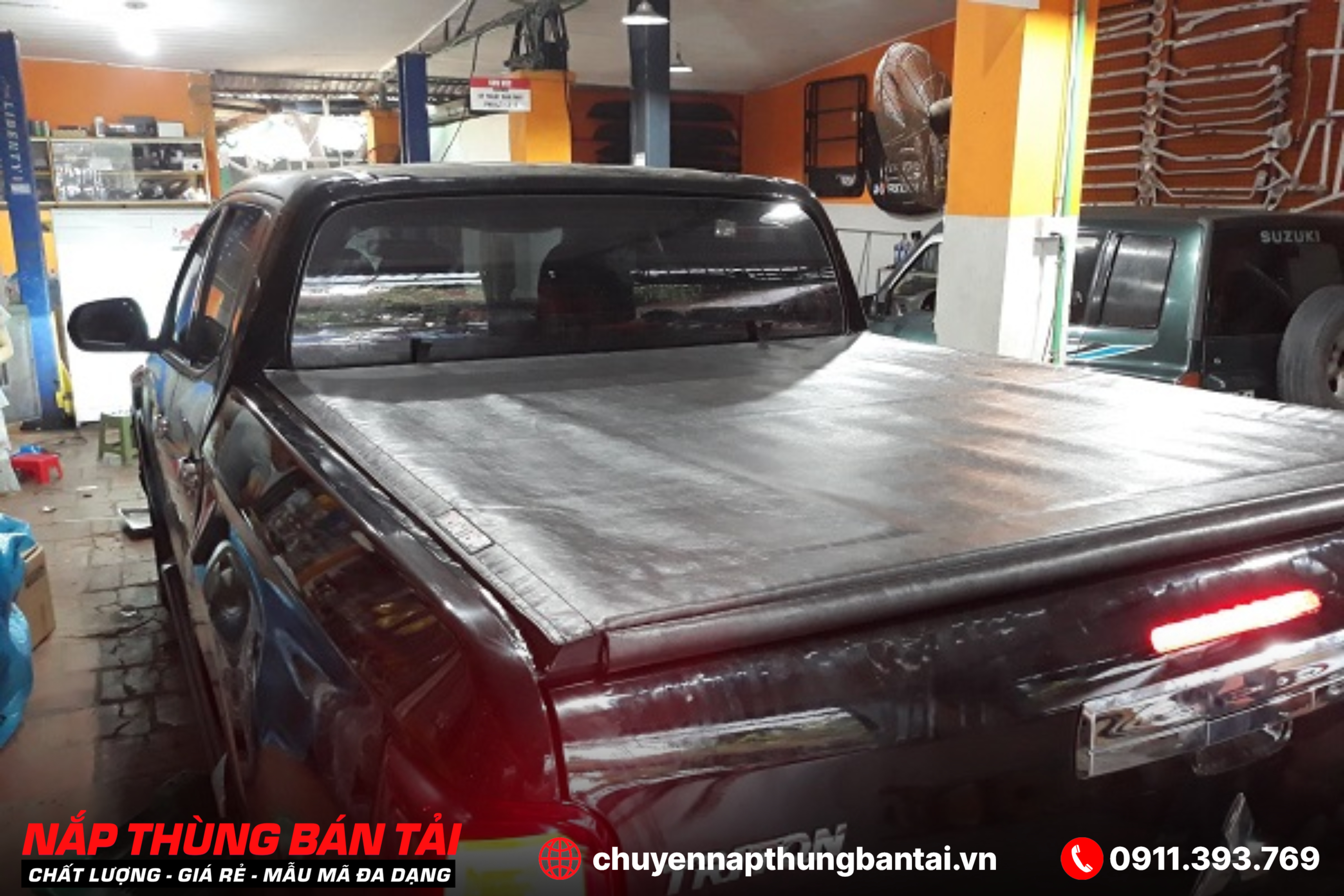 Nắp Thùng Cuộn Mềm Ford Ranger Stormtrak