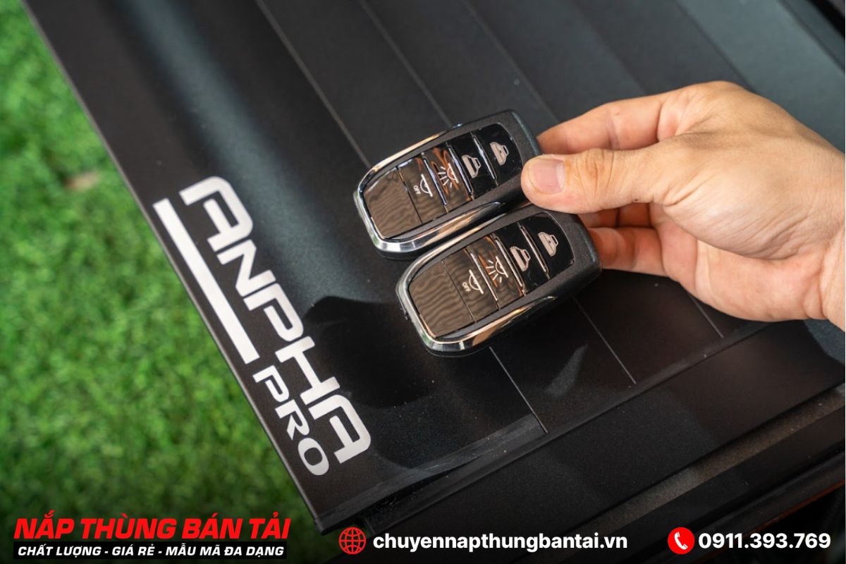 NẮP THÙNG CUỘN ĐIỆN ANPHA NISSAN NAVARA
