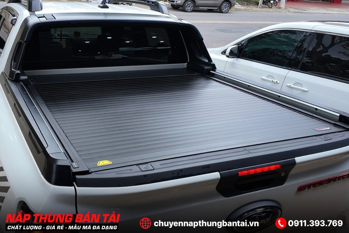 NẮP THÙNG CUỘN ĐIỆN OPTION4X4 FORD RANGER STORMTRAK