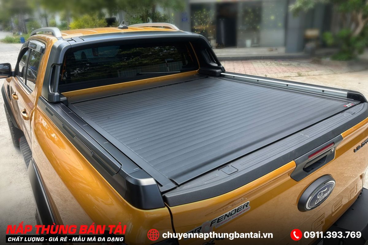 Nắp Thùng Cuộn Điện Polini Ford Ranger Stormtrak lắp đặt thực tế