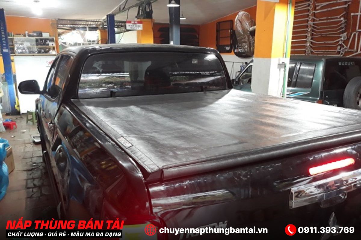 NẮP THÙNG CUỘN MỀM FORD RANGER STORMTRAK