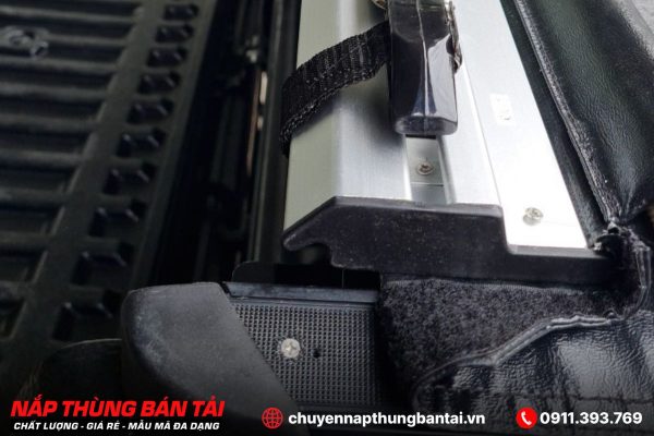 NẮP THÙNG CUỘN MỀM TONTOP NISSAN NAVARA