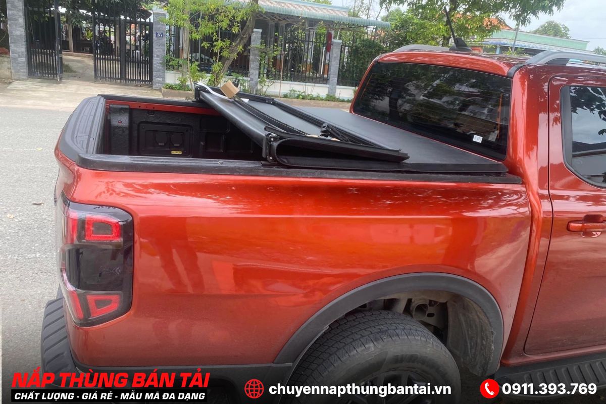 Nắp Thùng Cuộn Bạt Ford Ranger Wildtrak 2023