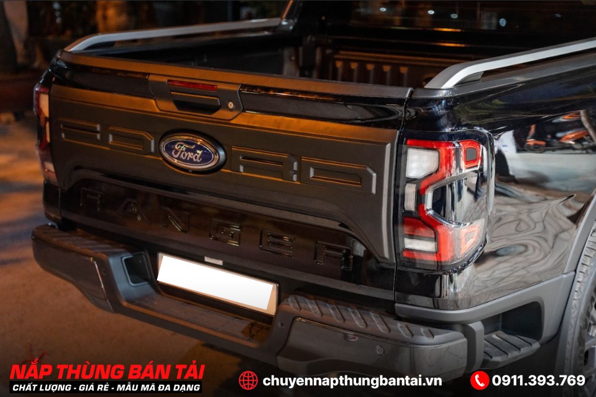 ỐP BỬNG SAU CHỮ FORD CHO FORD RANGER 2023