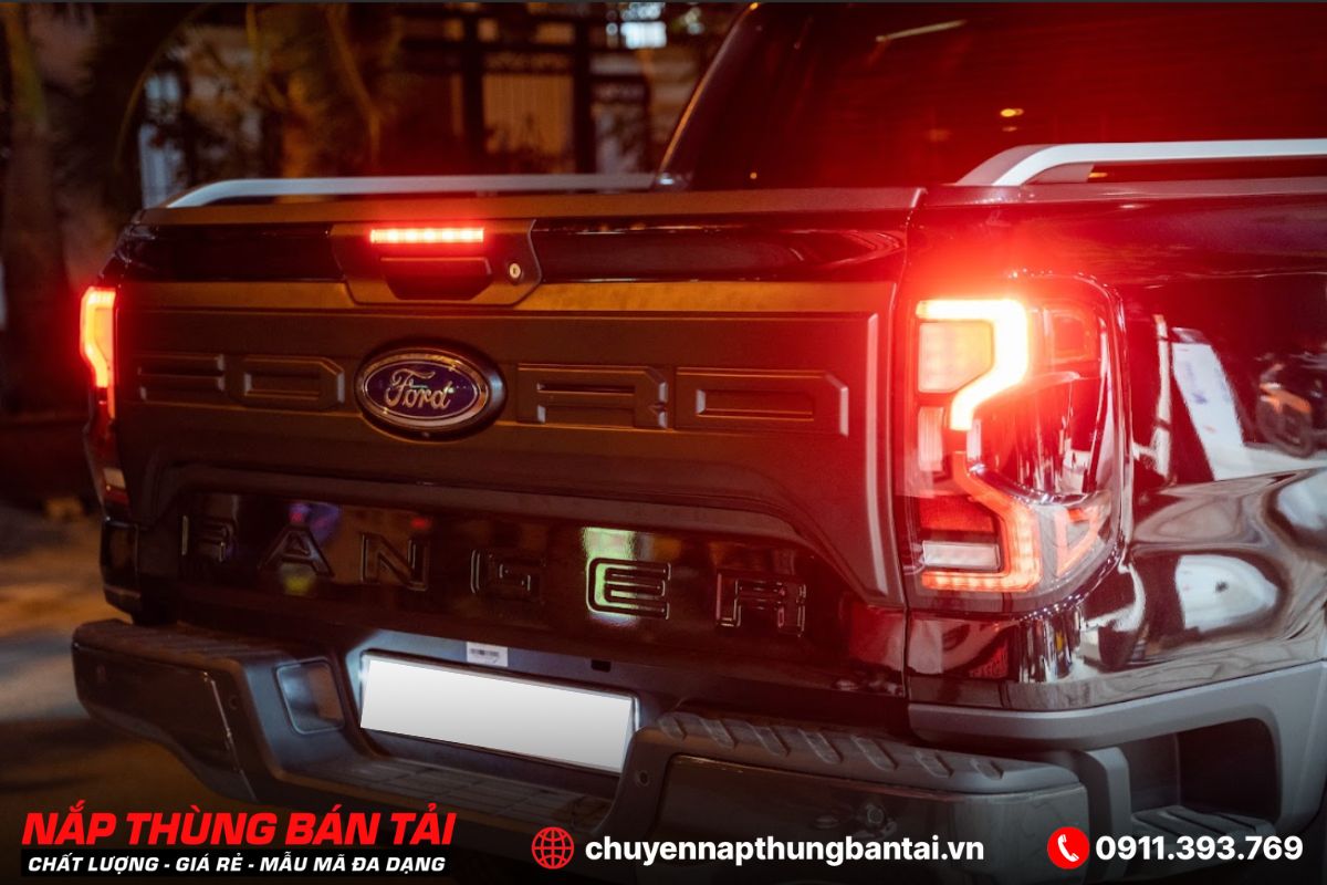 ỐP BỬNG SAU CHỮ FORD CHO FORD RANGER 2023