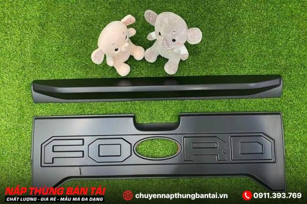 ỐP BỬNG SAU CHỮ FORD CHO FORD RANGER 2023