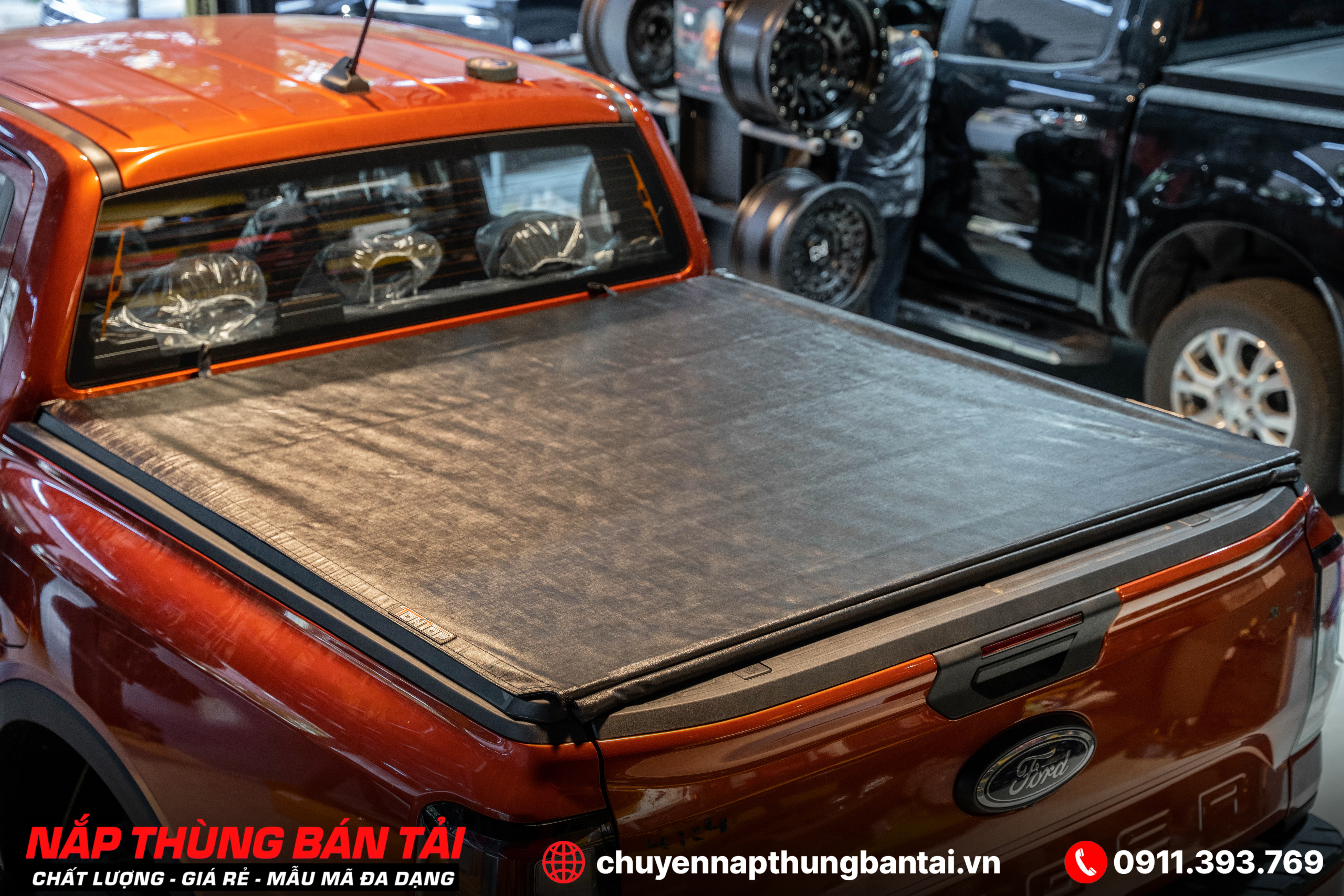 Nắp Thùng Cuộn Bạt Ford Ranger Raptor 2023