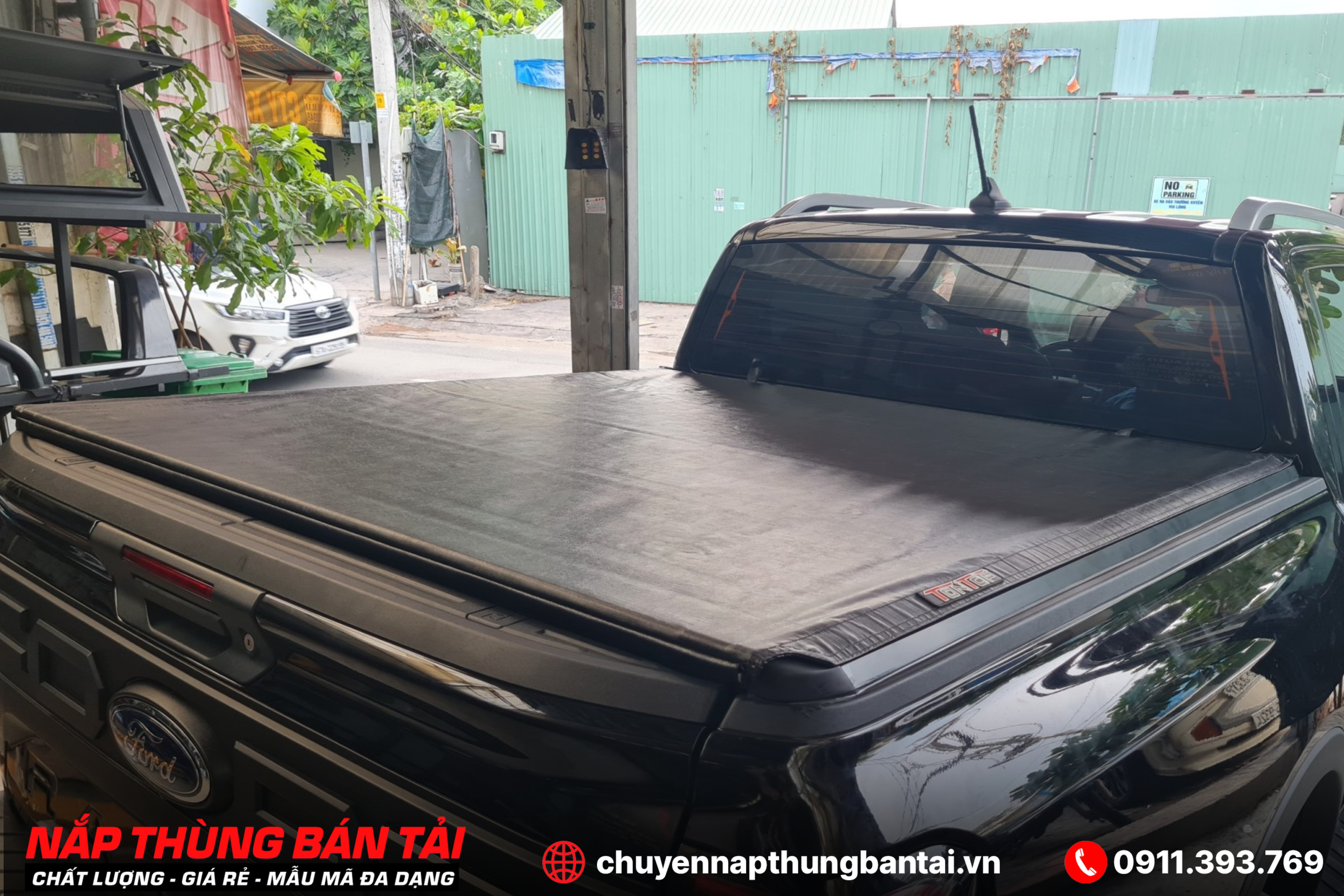 NẮP THÙNG CUỘN BẠT FORD RANGER WILDTRAK 2023