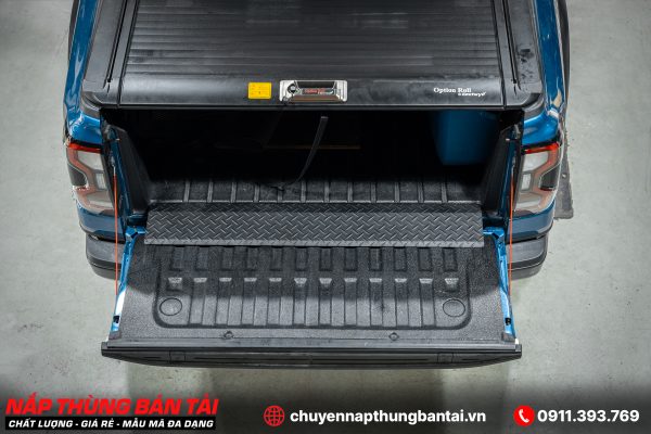 miếng che khe thùng sau cho xe bán tải