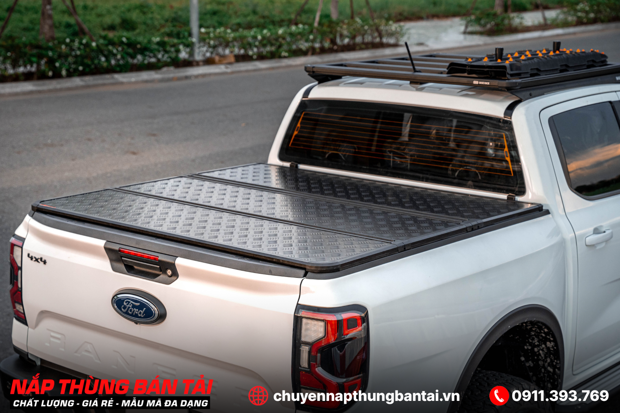 Nắp Thùng 3 Tấm Ford Ranger Xlt 2023