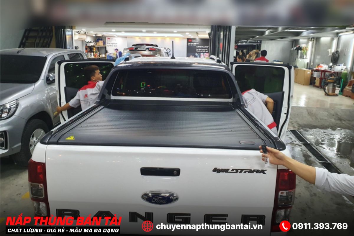 Nắp thùng cuộn điện Aeroklas Thái Lan Ford Ranger Wildtrak (đời 2018 - 2022)
